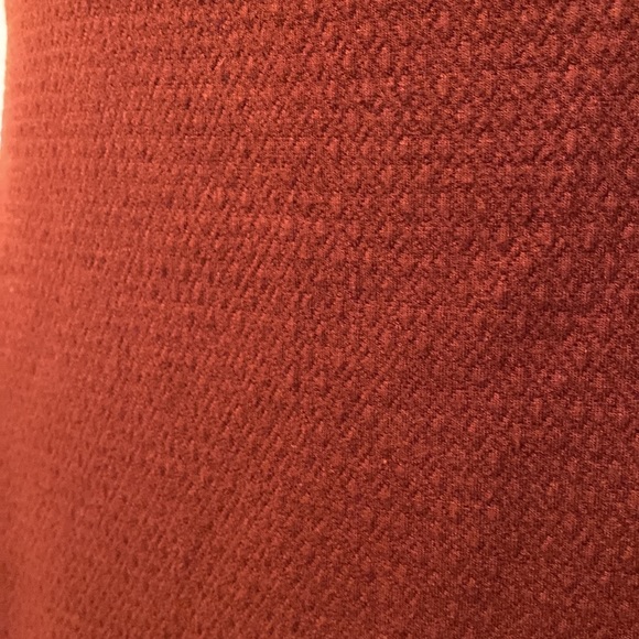 ๐ 2/$25 Ann Taylor Textured Knit Midi Pencil Skirt - Picture 2 of 7